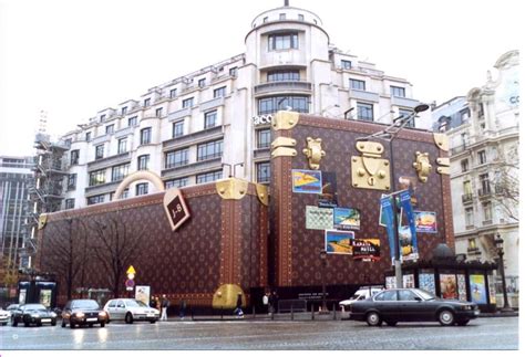 louis vuitton giant bag installation|Louis Vuitton flagship building transforms into massive 'luggage .